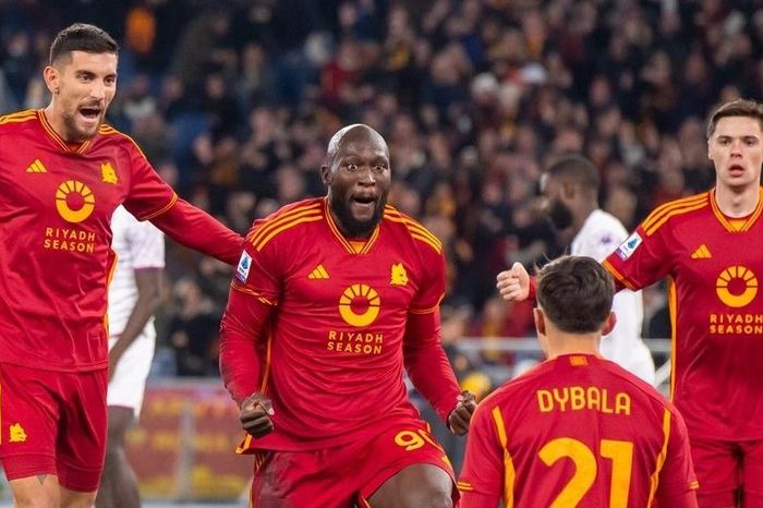 Lukaku ghi bàn rồi bị đuổi, Roma đánh rơi chiến thắng