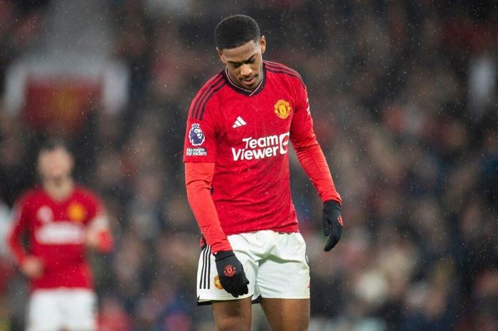 MU quyết định để 'ông kễnh' Martial ra đi tự do