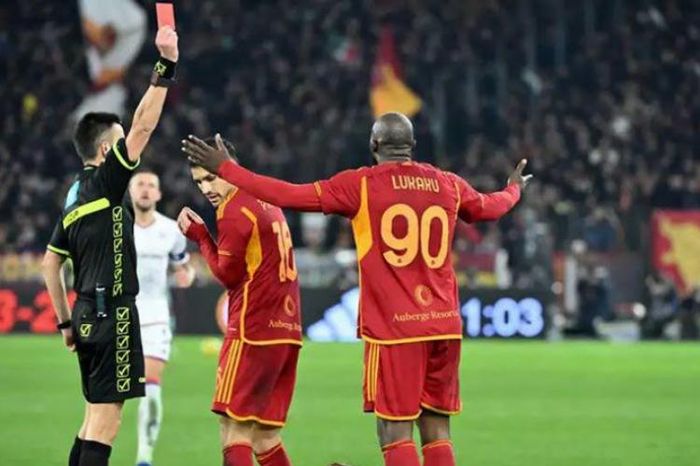 Hỗn loạn trận đấu của Roma & Mourinho: Lukaku ghi bàn sớm, bị thẻ đỏ vì cú xoạc rợn người