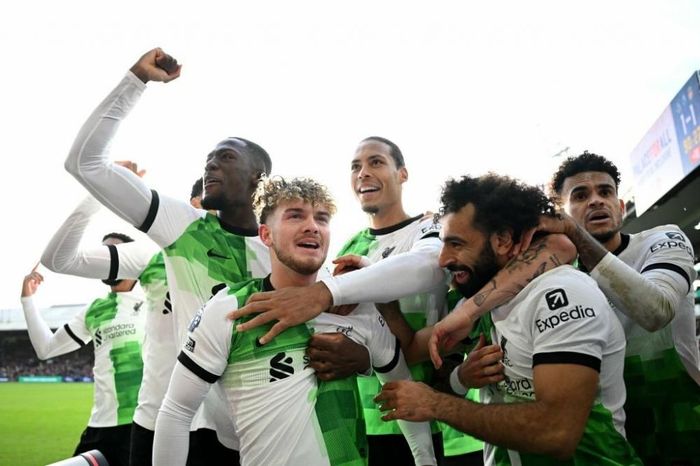 Bảng xếp hạng Ngoại hạng Anh mới nhất: Liverpool soán ngôi Arsenal, MU xa top 4