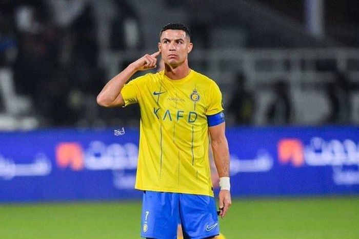 Ronaldo tỏa sáng rực rỡ cán mốc 50 bàn thắng trong năm 2023