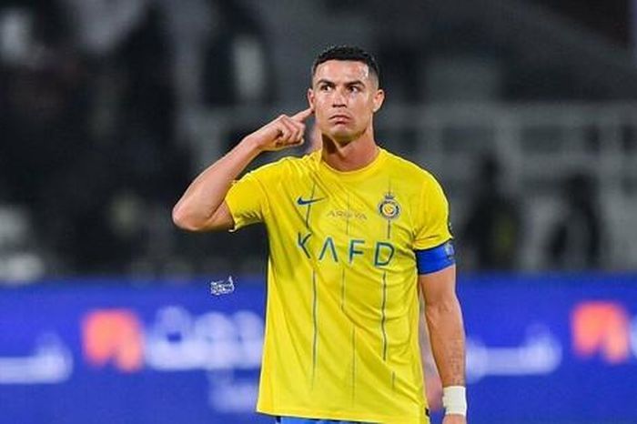 Ronaldo cán mốc 50 bàn thắng trong năm 2023