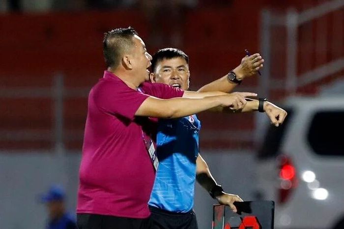 CĐV tấn công CLB Thanh Hóa: Phó Trưởng đoàn CLB Bình Định khơi mào vụ lộn xộn; 'Ý tưởng sa thải Ten Hag là lố bịch'