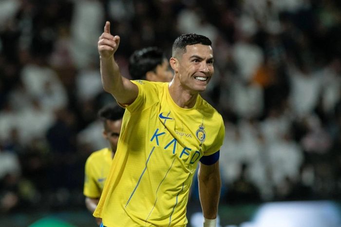 Xếp hạng 10 VĐV nổi nhất trên Google: Ronaldo đứng đầu, vượt xa Messi