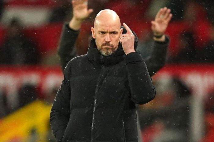 Lộ clip Man Utd đá ma cũng không xong, cổ động viên chê kém đội nghiệp dư