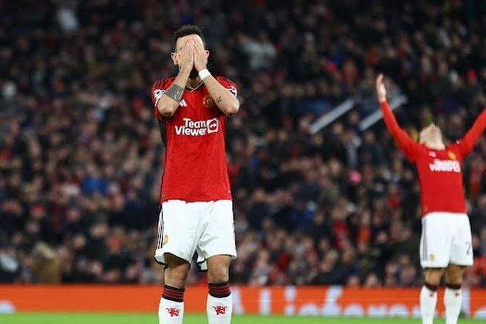 MU mất bộn tiền vì bị loại sớm ở Champions League