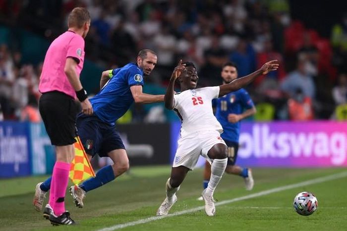 21 năm thi đấu đỉnh cao của 'chiến binh' Chiellini