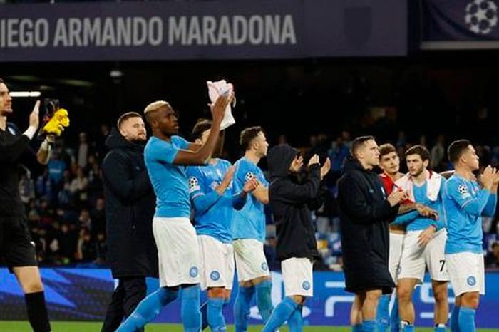 Thắng Braga, Napoli giúp Serie A vượt mặt Premier League