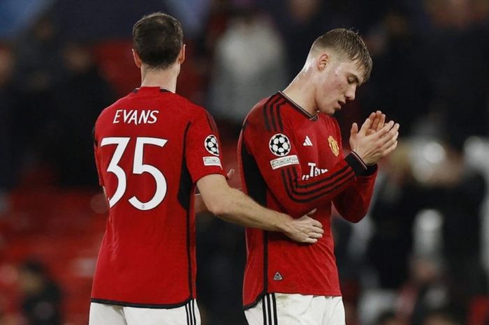 Gục ngã trước Bayern, Quỷ đỏ bị hất văng khỏi các cúp châu Âu