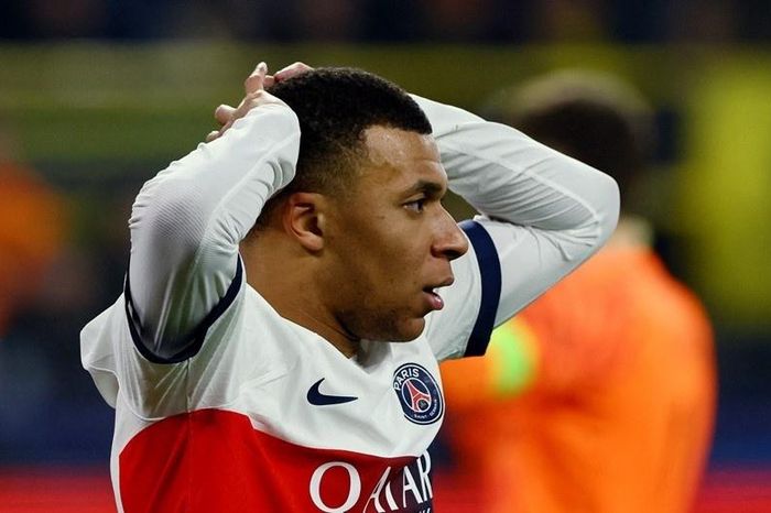 Mbappe hóa Nunez, bỏ lỡ cơ hội trước khung thành trống
