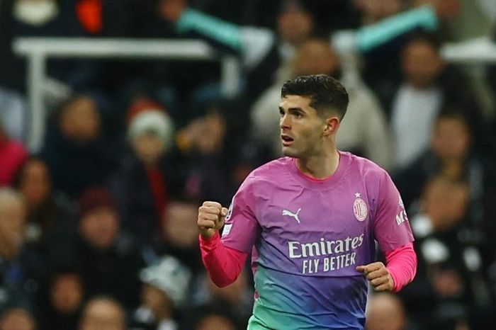 Ngược dòng hạ Newcastle, Milan xuống chơi ở Europa League