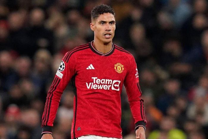 MU đối diện nguy cơ mất trắng Raphael Varane