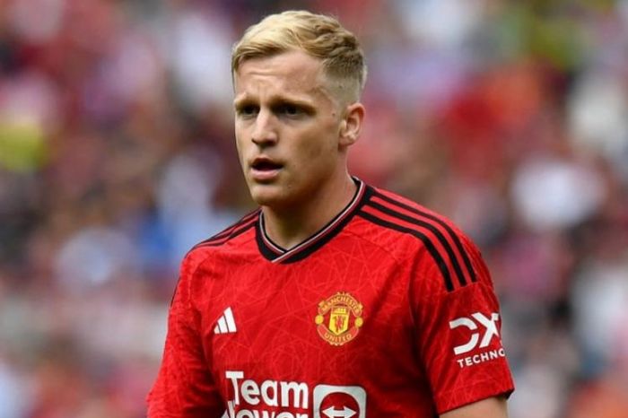 Tin mới nhất bóng đá sáng 14/12: E.Frankfurt muốn giải cứu Donny Van De Beek