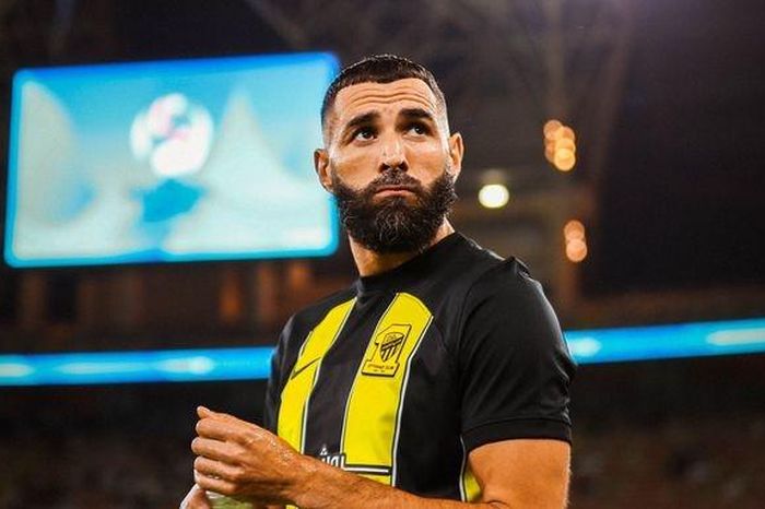 Benzema phản lưới nhà ở AFC Champions League