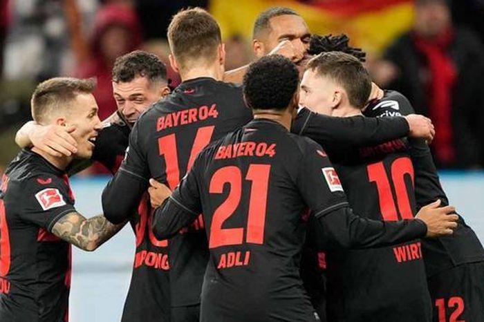 Bayer Leverkusen nới rộng khoảng cách với Bayern Munich