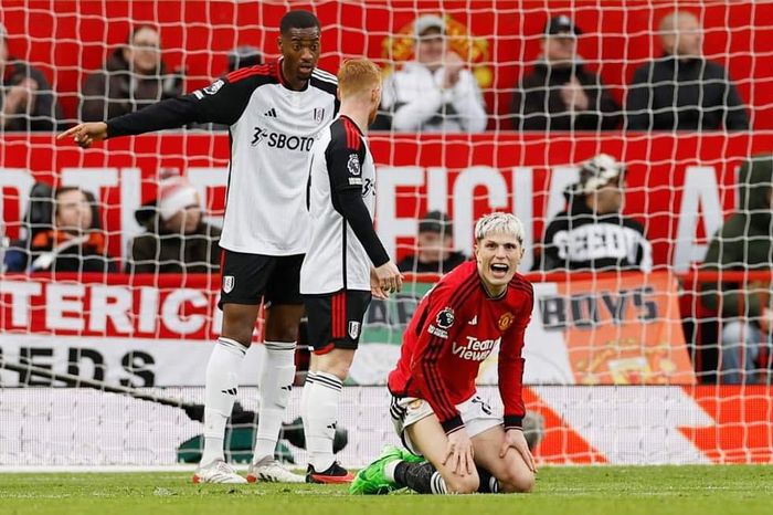 MU thua phút chót, Man City, Arsenal cùng thắng