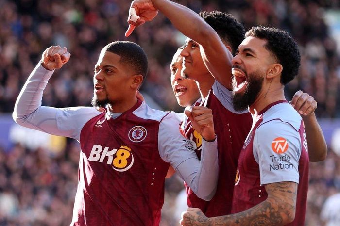 Tạo cơn mưa bàn thắng, Aston Villa bỏ xa MU 8 điểm