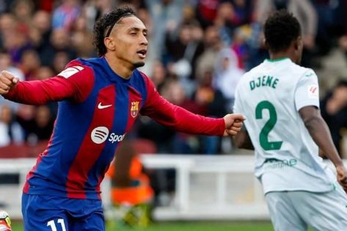 Barcelona đại thắng trên sân nhà
