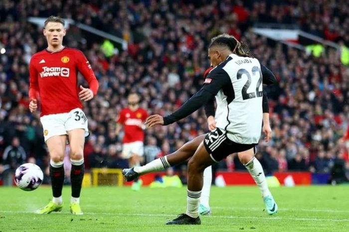 Man United trượt ngã trước Fulham ngay tại Old Trafford