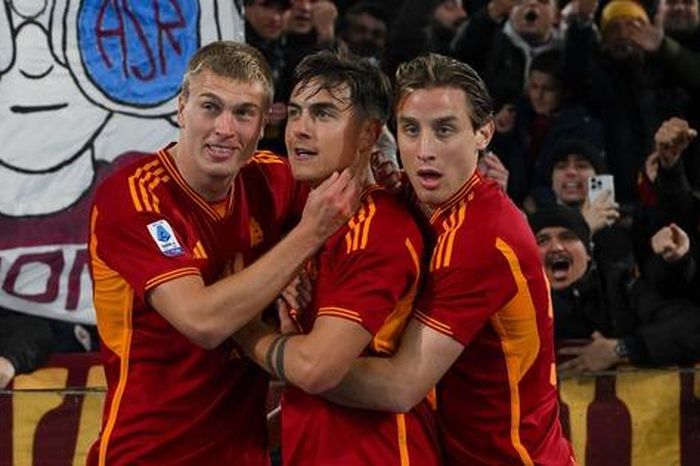 Dybala lập hat-trick, AS Roma tiếp tục chiến thắng