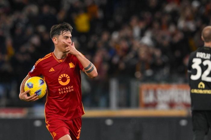 Dybala ghi hat-trick tuyệt đỉnh, Roma thắng nghẹt thở