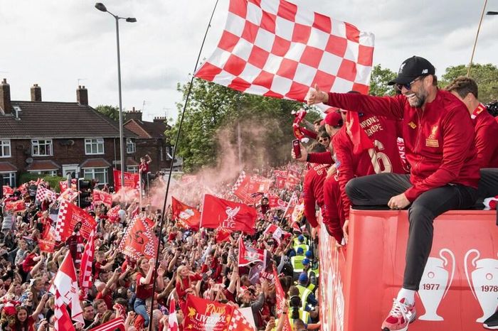 Liverpool chia tay Klopp bằng màn diễu hành hoành tráng