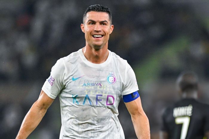 Ăn mừng phản cảm, Ronaldo đối mặt án phạt nặng