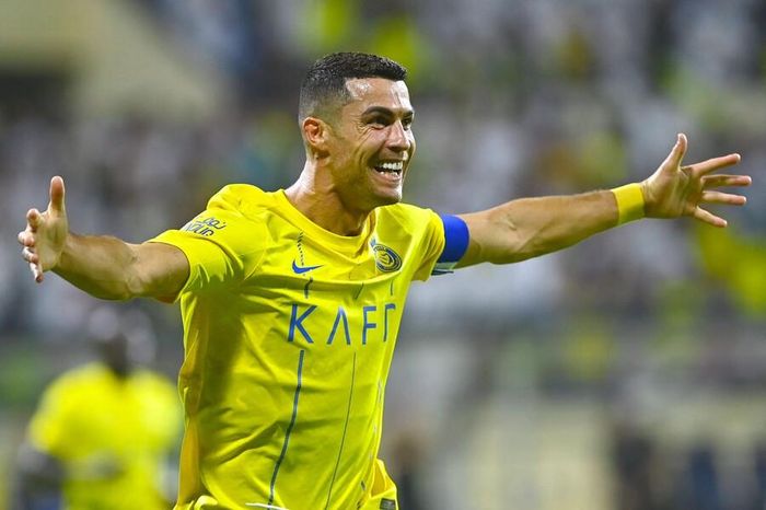 Ronaldo chính thức nhận án phạt sau màn ăn mừng phản cảm