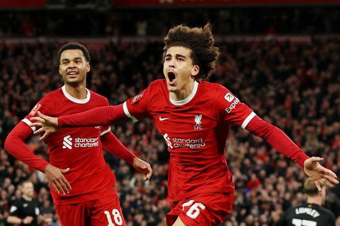 Dàn cầu thủ trẻ quá 'cháy', Liverpool thắng tưng bừng