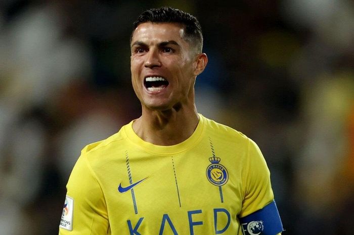 Ronaldo bị trừng phạt sau màn ăn mừng phản cảm
