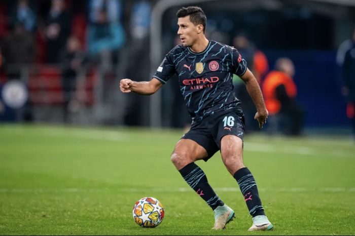 Sao Man City sắp trở thành 'người bất khả chiến bại vĩ đại nhất lịch sử nước Anh'