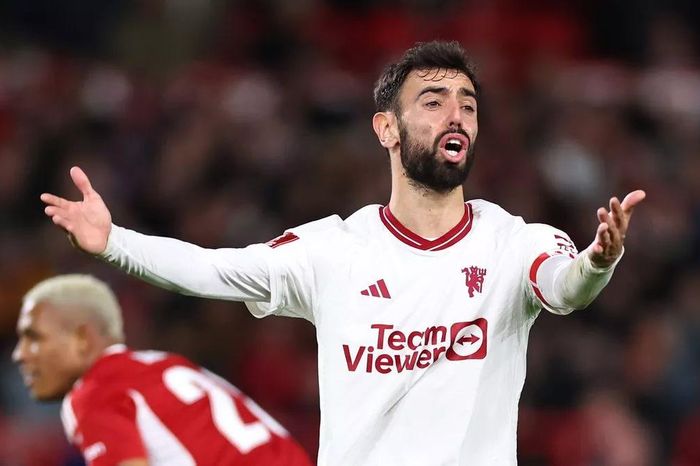 Fulham từ chối xin lỗi MU