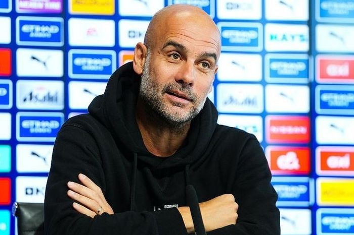 Pep Guardiola thừa nhận lo lắng 'thay cho' Man Utd trong trận derby