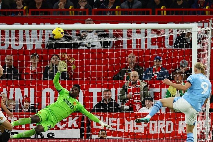 Pep Guardiola nhắn MU điều bất ngờ trước đại chiến với Man City