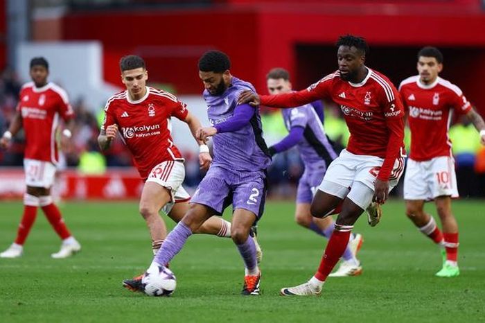 Nottingham gục ngã phút 90+9, Liverpool trụ vững ngôi đầu Premier League