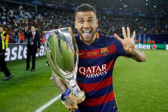 DANI ALVES - Bi kịch của một ngôi sao