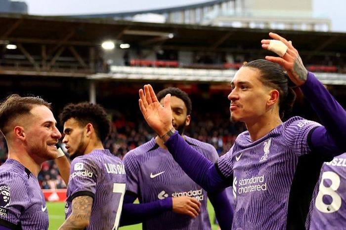 Kết quả bóng đá hôm nay 3/3: Tottenham 'cắt đuôi' MU, Liverpool thắng phút 99