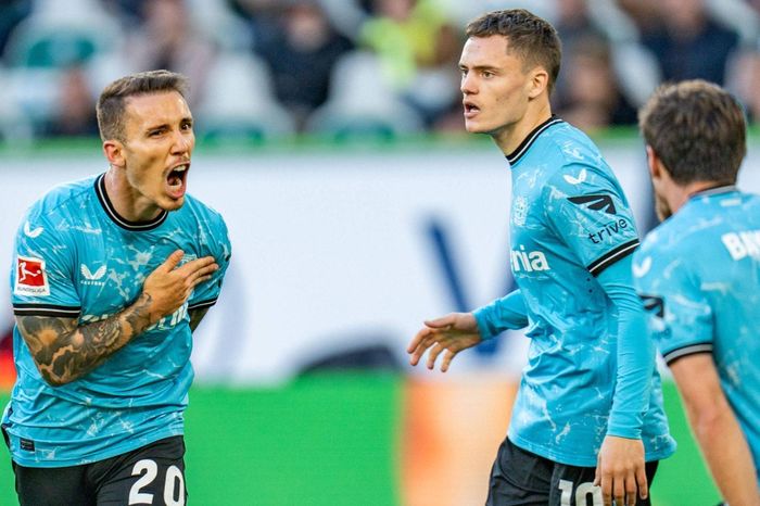 'Đôi cánh' đáng sợ giúp Leverkusen bỏ xa Bayern 10 điểm