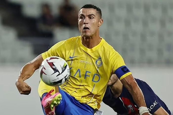 Bạn gái hé lộ thời điểm Ronaldo giải nghệ