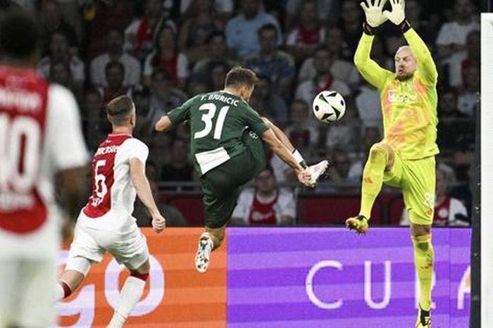 Thủ môn 40 tuổi cản 5 quả 11m, Ajax hạ Panathinaikos sau 34 lượt sút