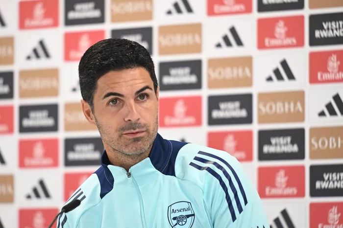 Arteta lên tiếng chốt tương lai ở Arsenal: 'Đừng hoảng sợ'