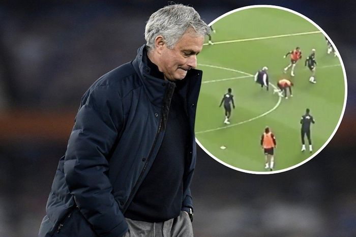 Mourinho bị học trò 'chơi xấu'