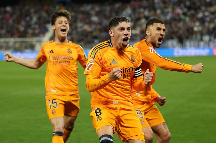 Real Madrid 'biến hình' ngoạn mục