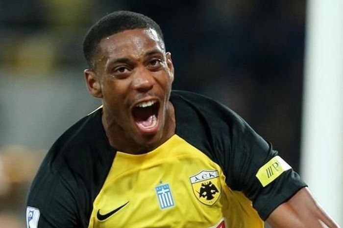 Martial tỏa sáng nhưng không cứu nổi AEK Athens