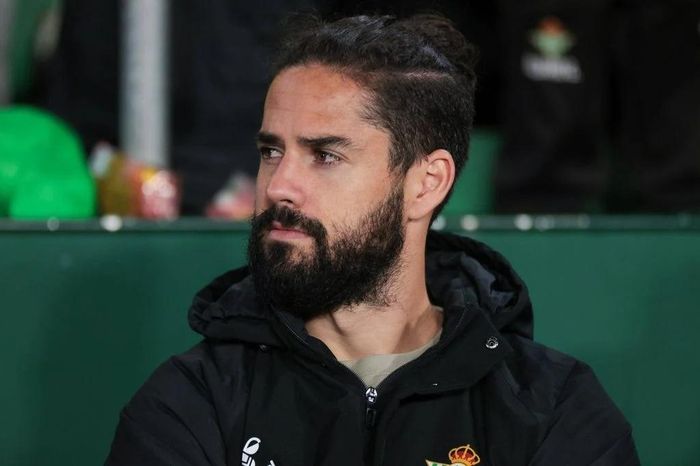 Isco kết thúc chuỗi ngày ác mộng