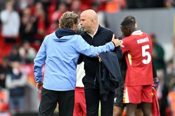 HLV người Hà Lan tạo nên cơn địa chấn tại Liverpool