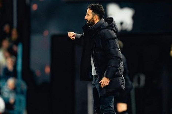 'Pep Guardiola mới' đi vào lịch sử trong ngày MU chia điểm với tân binh Ngoại hạng Anh