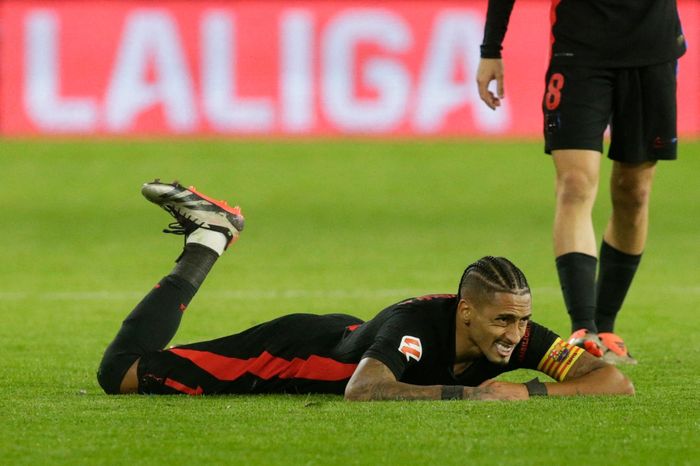 Barcelona và 'cái bẫy' bị lộ tẩy