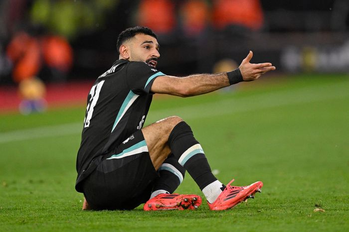 Huyền thoại Liverpool chỉ trích Salah