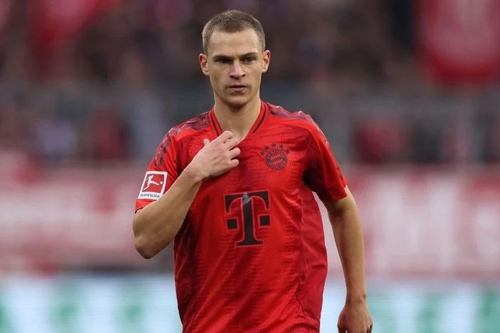 Kimmich báo tin vui tới PSG và Barca